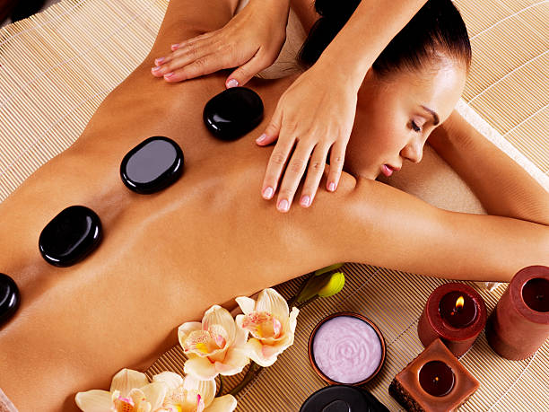 Массаж горячими камнями в Spa Lotos